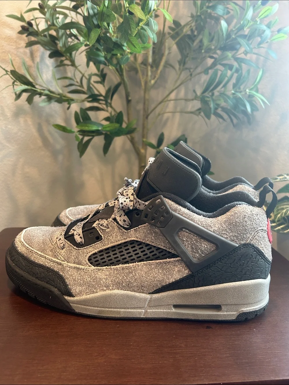 Jordan Spizike Low Men’s Gray and Black Speckled Laced Sneakers